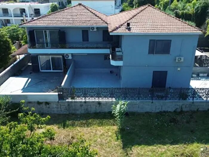 Casa quadrilocale in vendita in Via Lago Patria, Giugliano In Campania