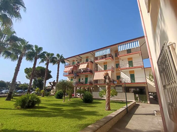 Appartamento quadrilocale in vendita in Ascea