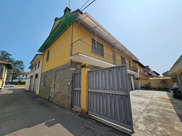 Casa quadrilocale in affitto in Via Vincenzo Gioberti, Frassineto Po