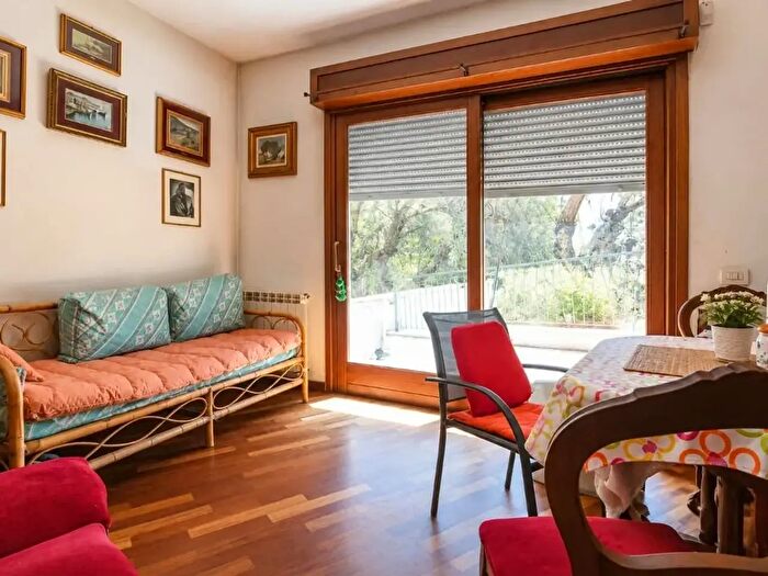Appartamento trilocale in vendita in Via di Bravetta, Roma