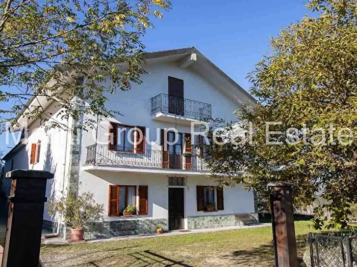 Casa con 10 locali in vendita in Spigno Monferrato