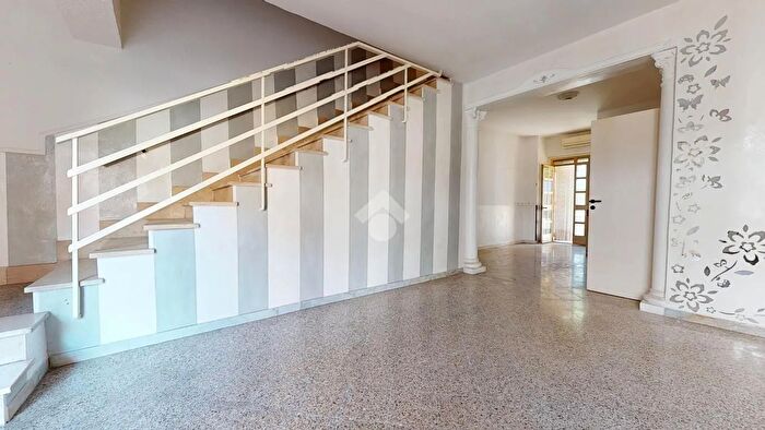 Appartamento quadrilocale in vendita in Via Virgilio, Oria