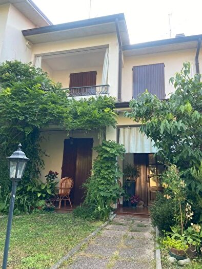 Casa con 7 locali in vendita in Via del Pretorio Sassuolo, Sassuolo