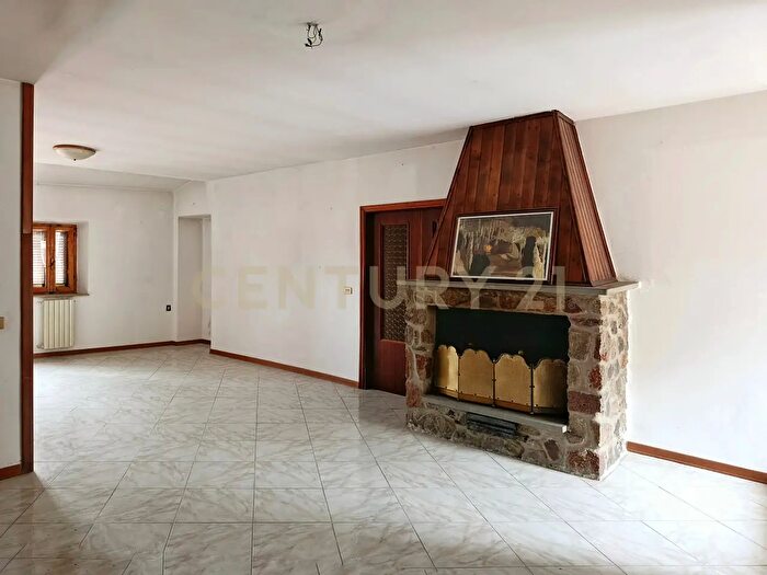 Appartamento con 5 locali in vendita in Via del Coro, Piancastagnaio