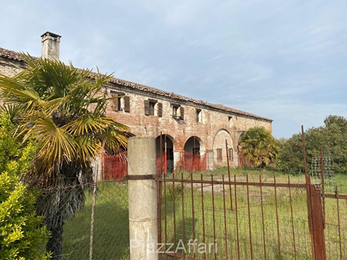 Casa in vendita in Via Roma Arzergrande, Arzergrande
