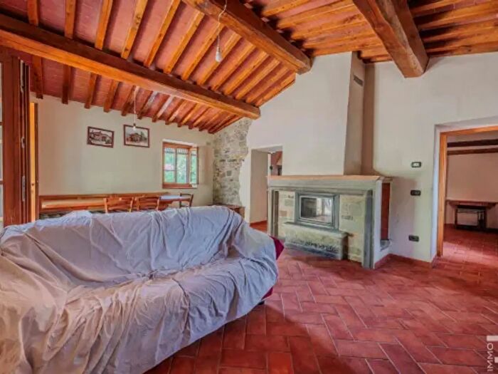 Casa con 6 locali in vendita in Via Rosina, Chitignano