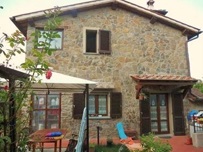 Casa con 6 locali in vendita in Scarperia e San Piero