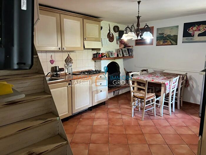 Casa con 5 locali in vendita in Via Capannelle, Massa
