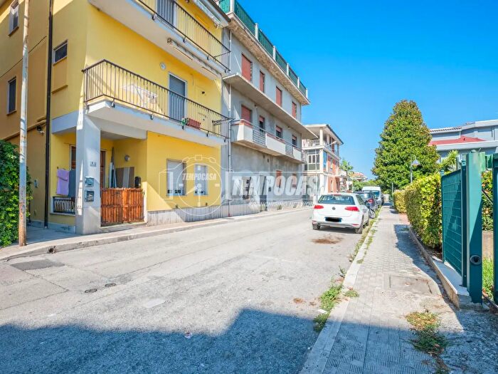 Appartamento trilocale in vendita in Via Monte Conero, San Benedetto Del Tronto