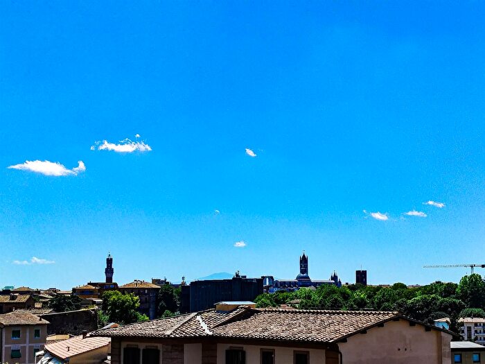 Appartamento con 7 locali in vendita in Siena