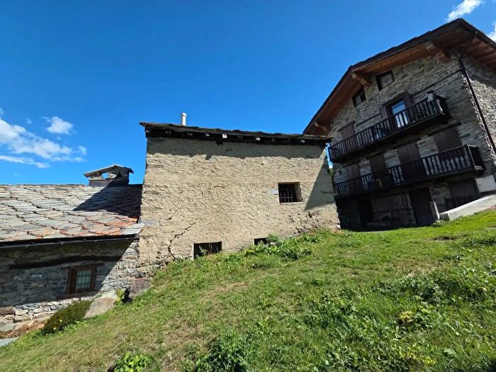 Casa trilocale in vendita in Fenis