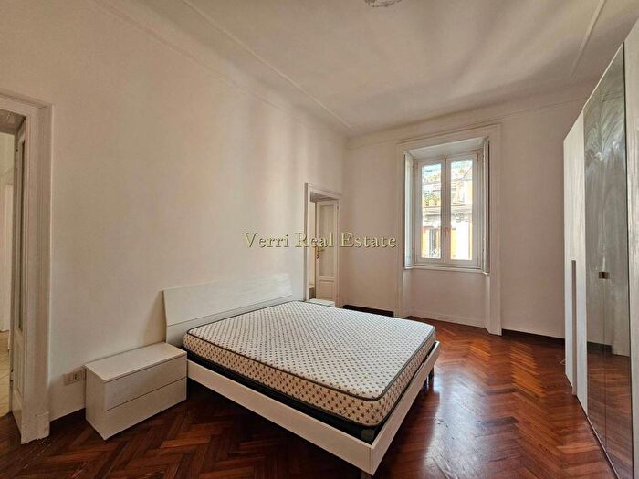 Appartamento con 5 locali in affitto in Viale Monte Nero, Montenero, Milano