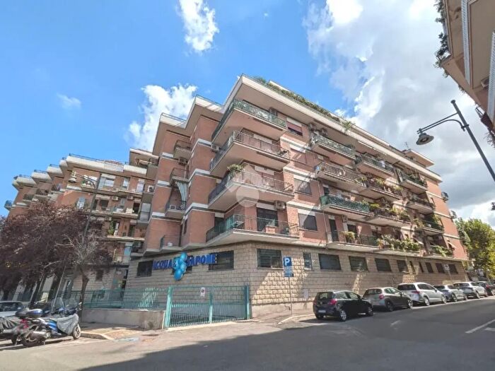 Appartamento trilocale in vendita in Via S Francesco d'Assisi, Ciampino
