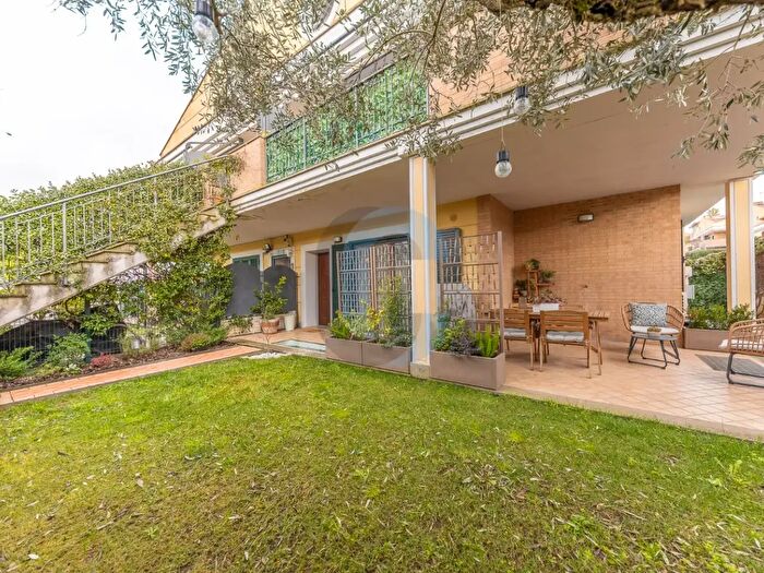 Appartamento quadrilocale in vendita in Via di Colle Pizzuto, Frascati