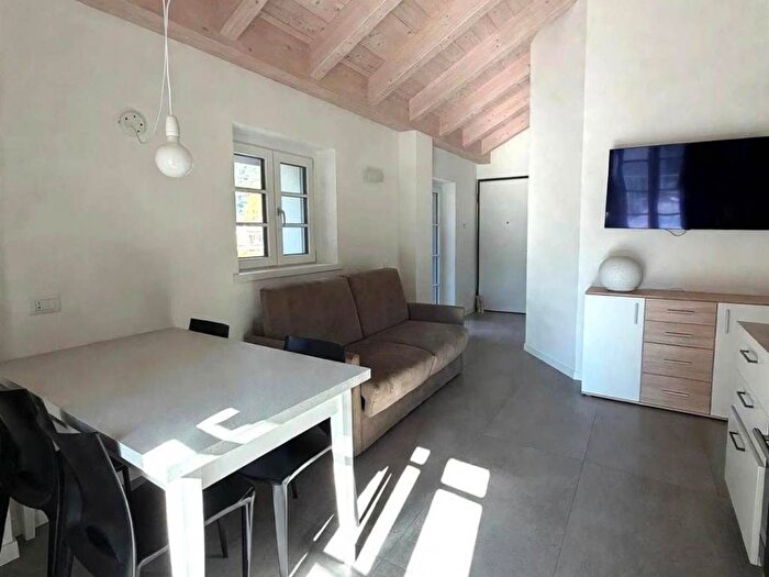 Appartamento bilocale in affitto in Via al Tiglio, Centro, Chiavenna