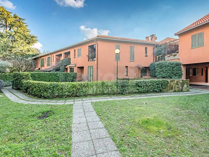 Appartamento quadrilocale in affitto in Viale Cesare Battisti, Monza