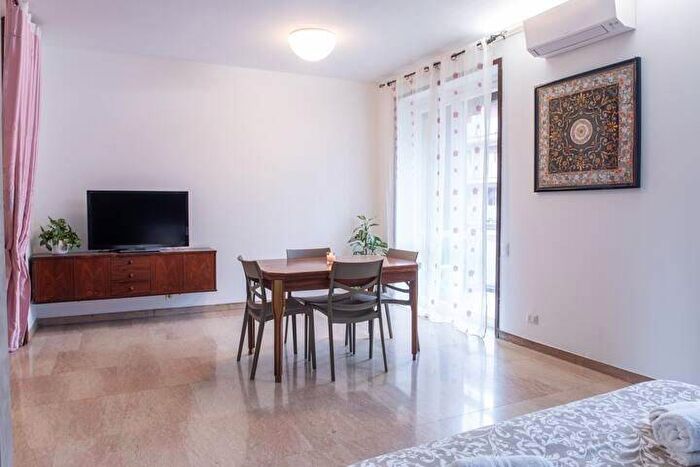 Appartamento quadrilocale in affitto in Corso Lodi, Lodi Brenta, Milano