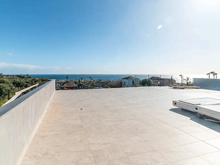 Appartamento con 6 locali in vendita in Via Nazionale, Aci Castello