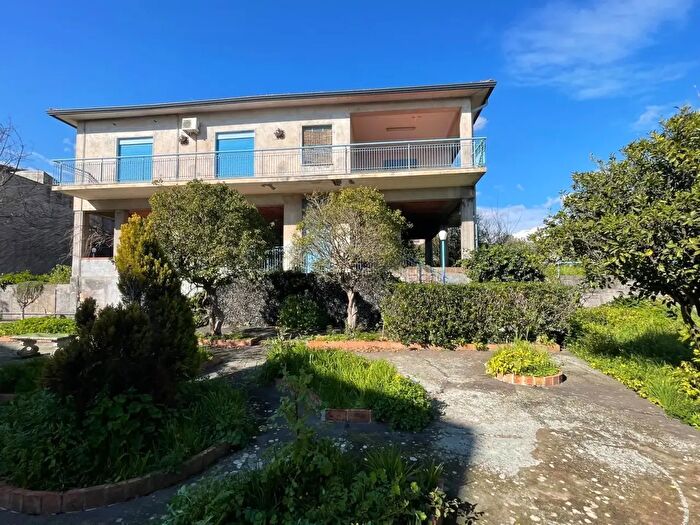 Casa con 5 locali in vendita in Tremestieri Etneo