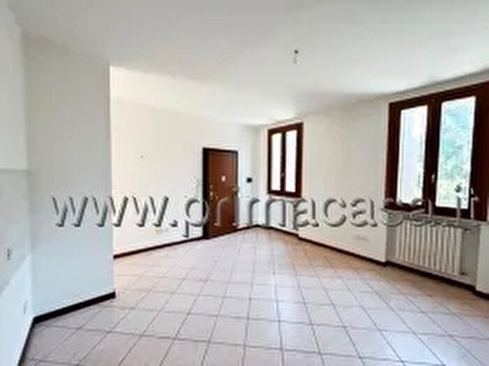 Appartamento quadrilocale in vendita in Via Bassa, Villimpenta