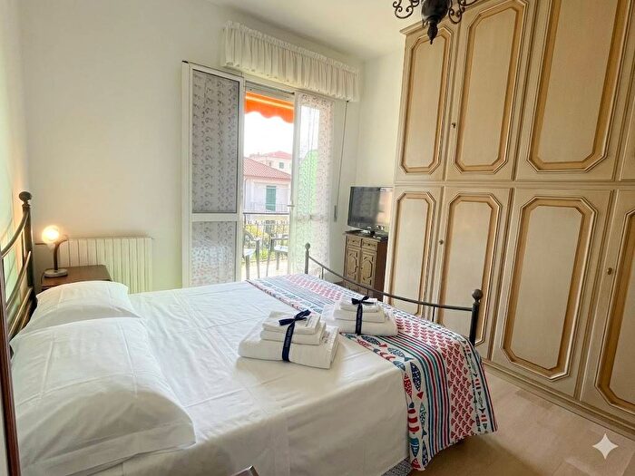 Appartamento trilocale in affitto in Via Generale Ardoino, Centro, Diano Marina