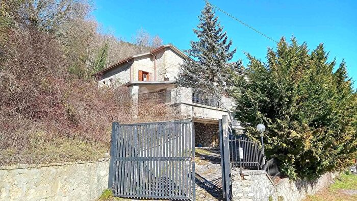 Appartamento con 6 locali in vendita in Contrada Predalve, Rionero Sannitico