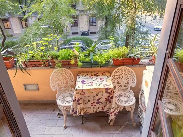 Appartamento con 5 locali in vendita in Via Pancaldo, Milano