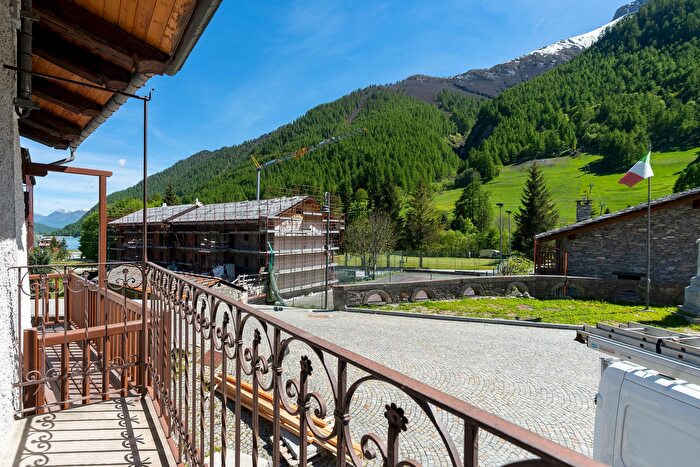 Casa trilocale in vendita in Frazione Maddalena, Pontechianale