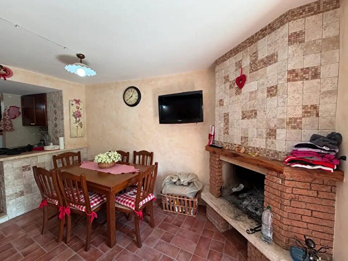 Casa trilocale in vendita in Via Nusca Franco, Rocca Di Mezzo