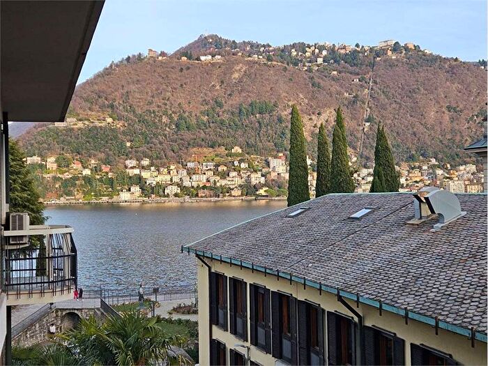 Appartamento bilocale in affitto in VIA MUSEO GIOVIO, Villa Olmo, Como