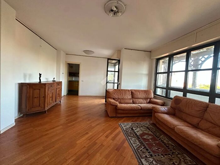Appartamento trilocale in vendita in Via Privata Trasimeno, Milano