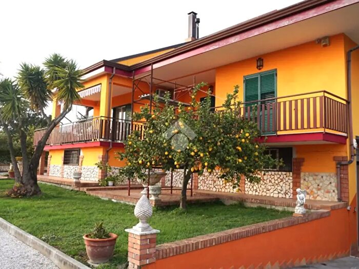 Casa con 5 locali in vendita in Via Frosano, Olevano Sul Tusciano