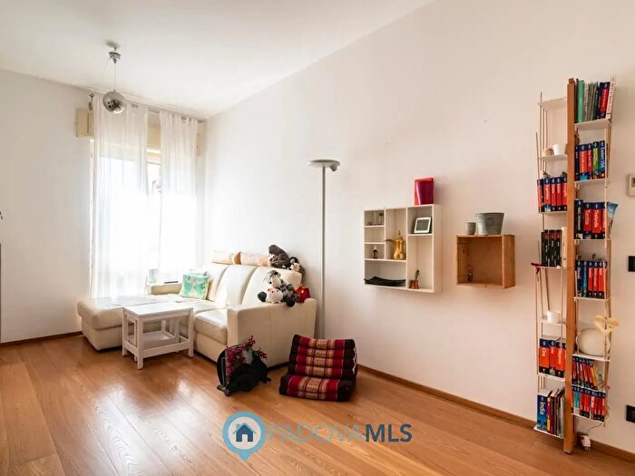 Appartamento trilocale in vendita in Via San Gregorio Barbarigo, Padova