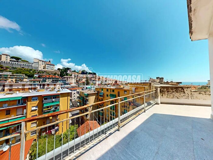Appartamento quadrilocale in vendita in Via Caduti del Lavoro, Sanremo