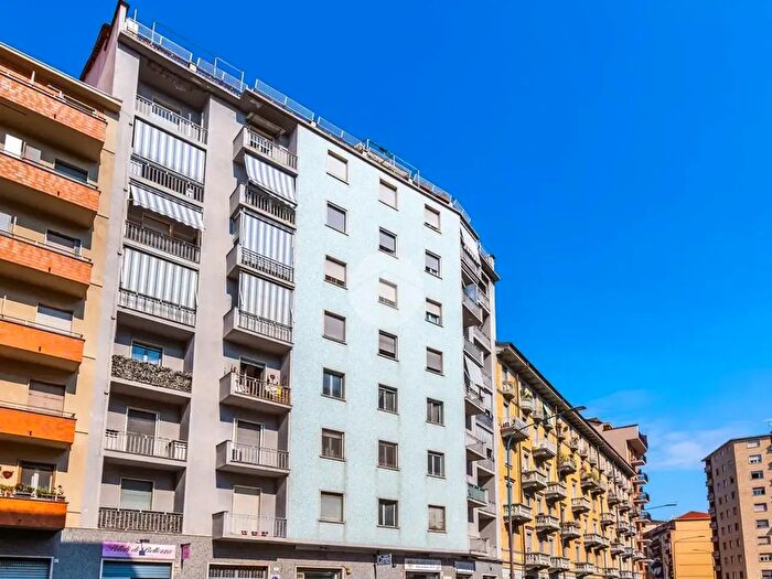 Appartamento quadrilocale in vendita in Via Casteldelfino, Torino