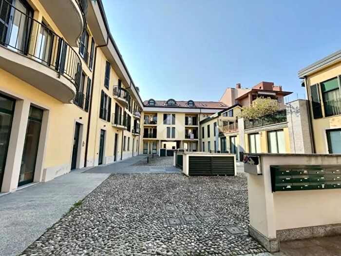 Case in Vendita e in Affitto - 2