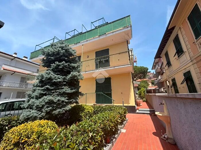 Appartamento quadrilocale in vendita in Via V Annuti, Casarza Ligure