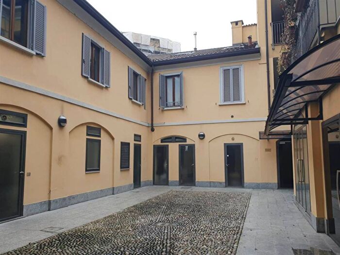 Appartamento bilocale in affitto in Via Camillo Benso di Cavour, San Carlo Stazione, Monza