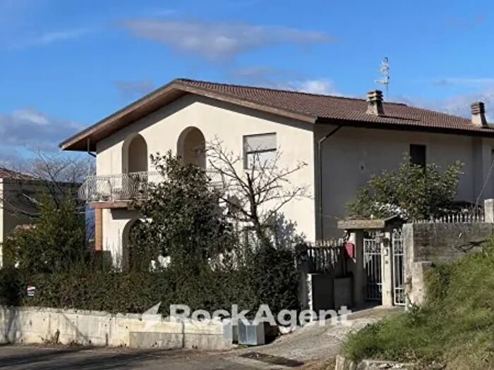 Casa con 6 locali in vendita in Contrada Feudo da Sole, Basciano