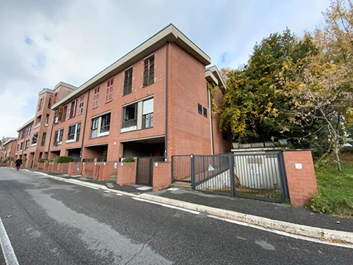 Casa quadrilocale in vendita in Via Lorenzo Barbaliscia, Genzano Di Roma