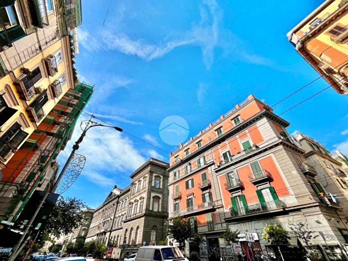 Appartamento trilocale in affitto in Via Marramarra, Borgo Orefici, Napoli