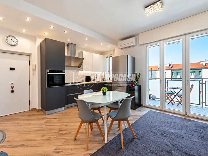 Appartamento bilocale in vendita in Via Angelo Inganni, Milano