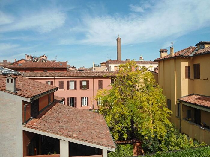 Casa quadrilocale in affitto in Strada Maggiore Santo Stefano Bologna Bologna, Bologna