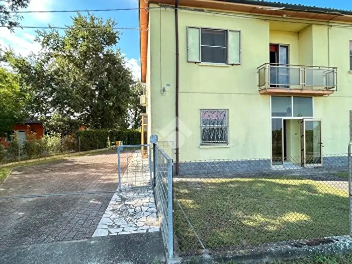 Appartamento quadrilocale in vendita in Via Puntiroli, Conselice