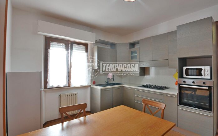 Appartamento con 5 locali in vendita in Via dei Politi, Recanati