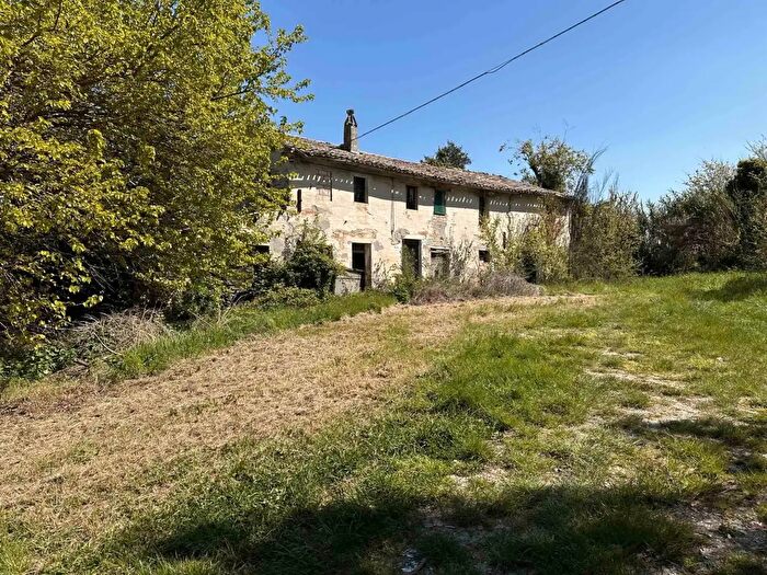 Casa con 6 locali in vendita in Strada del Termine, Senigallia