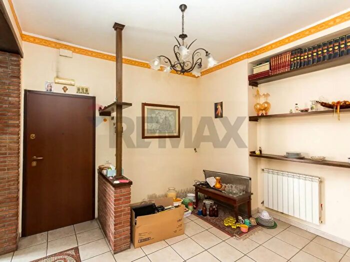 Appartamento trilocale in vendita in Via IV Novembre, Camporotondo Etneo