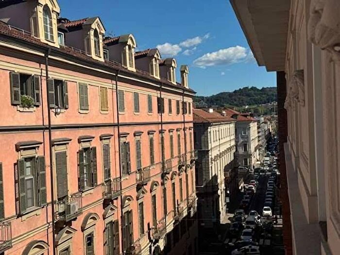 Appartamento con 6 locali in affitto in Via Giolitti, Via Roma, Torino