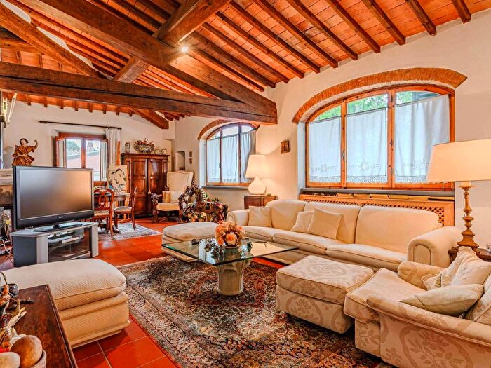 Casa con 6 locali in vendita in Via Arrighetto da Settimello, Centro, Calenzano