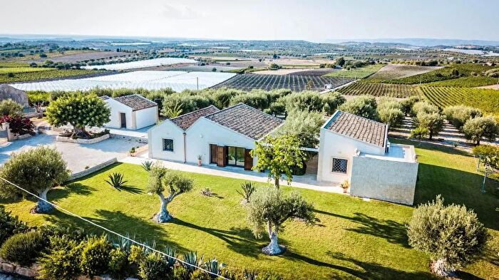Casa con 5 locali in vendita in Contrada Bonivini, Noto